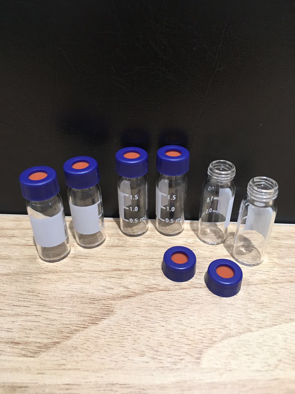 V315003,螺紋口透明樣品瓶2ml(11.6*32mm開口藍蓋白PTFE/紅硅膠墊）100/套